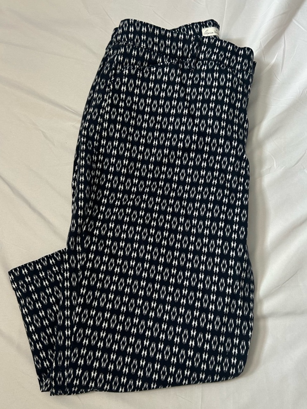 Gloria Vanderbilt Khaki Unltd Womens Size 14 Blue White Aztec Print Crop Casual